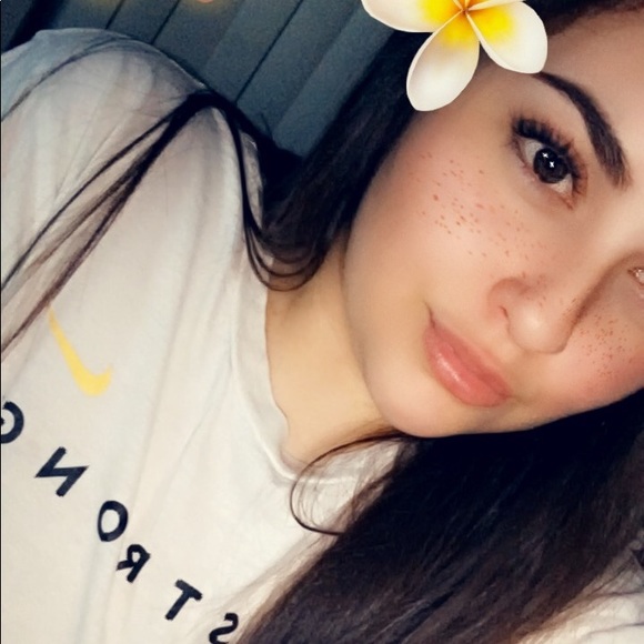 Meet your Posher, Nataly - Picture 1 of 1